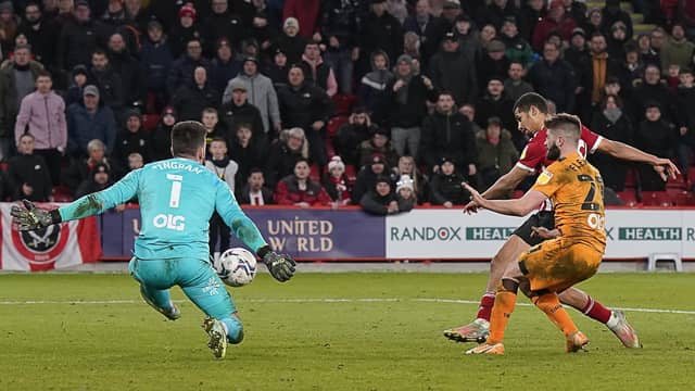 lliman Ndiaye of Sheffield United has a shot on goal saved by Matt Ingram of Hull City: Andrew Yates / Sportimage
