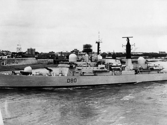 A 1980 photo shows HMS Sheffield of the Royal Navy. The destroyer was hit and sunk by an Exocet missile fired from an Argentinian land-based Super Etendard fighter bomber 04 May 1982 during Falklands (Malvinas). The Argentine government on December 05, 2003 said Britain has admitted that nuclear weapons were on some navy vessels.