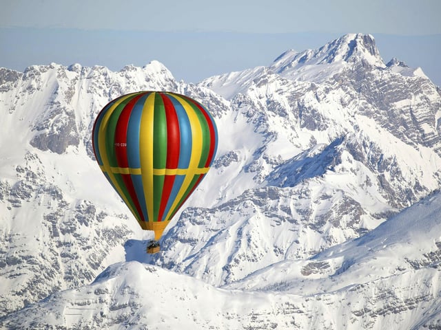 Glasgow-born Don Cameron and Mark Yarry became the first people to fly a hot air balloon over the Alps. Stock image. (AP Photo/Matthias Schrader)