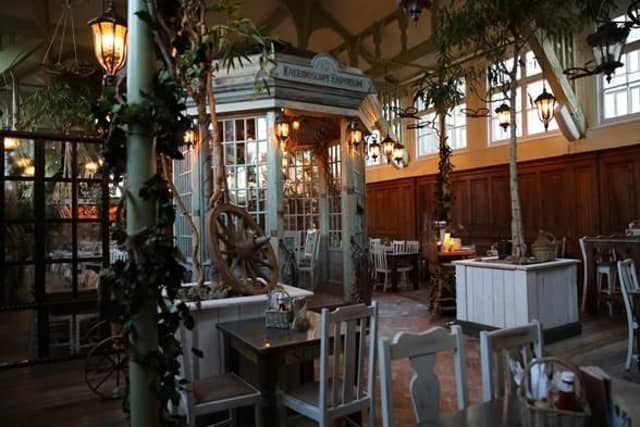 The Botanist in Sheffield serves a number of cocktails made with rum. One, in particular, is the Hawaiian rum punch which is a mixture of spiced and dark rum with passionfruit syrup, pineapple liqueur and pineapple juice. The bar in Leopold Square has a 4.3 rating on Google with 1,641 reviews.