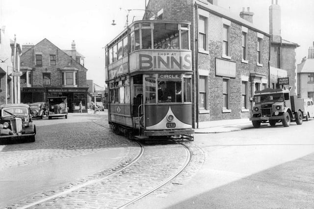 Tram 80 at Back Mary Street in 1950. Photo: Bill Hawkins.