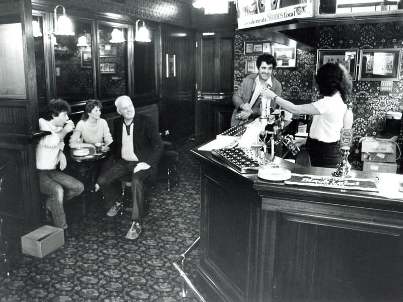 The snug-cum-smoke room at the Alexandra Hotel, Exchange Street, Sheffield, 1984