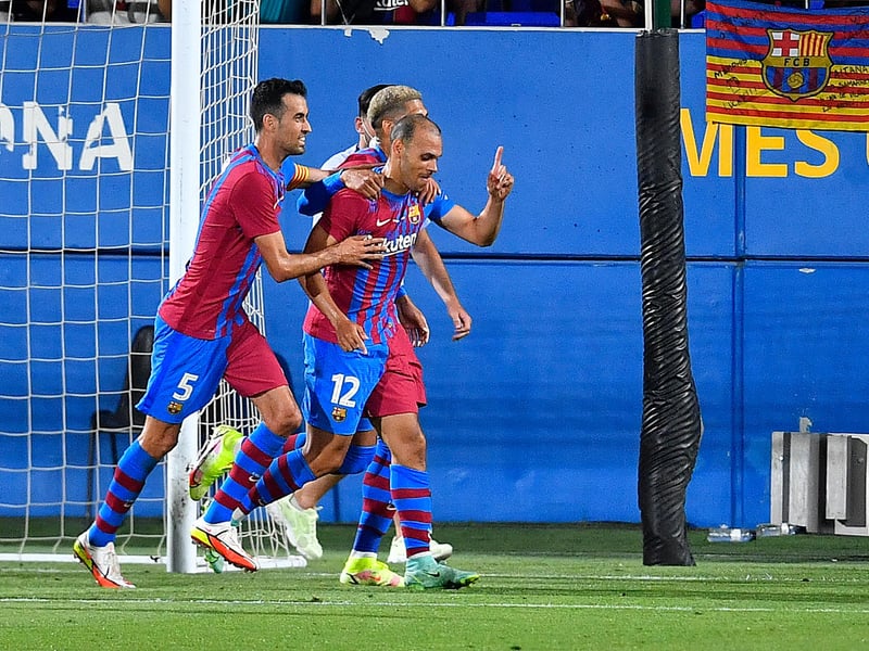 West Ham are progressing with their attempts to sign Barcelona striker Martin Braithwaite, according to Spanish reports. However, Spurs could yet move for the Denmark international, if Harry Kane eventually leaves the club this month. (Sport Witness)