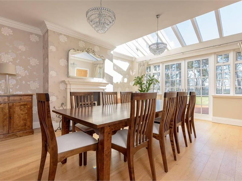 Dining room.