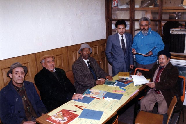 Earl Marshall Adult Learning Centre teaching English as a second language to members of the Yemini Community, Jan 1993