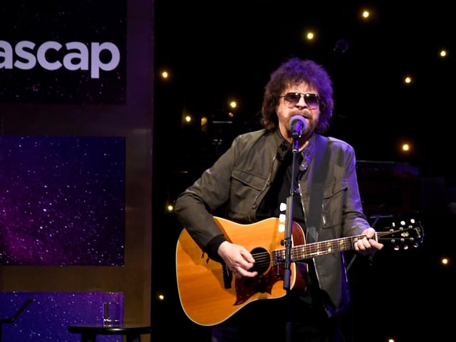 Singer, multi-instrumentalist and record producer Jeff Lynne has been made an OBE for services to music.He is best known as co-founder and vocalist for the innovative rock band Electric Light Orchestra.