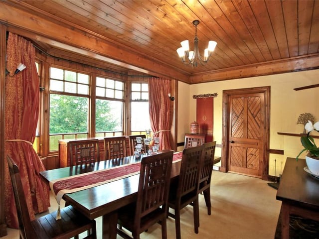 Dining room.
