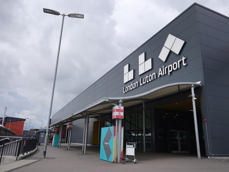 London Luton Airport has average delays of 22 minutes and 54 seconds.