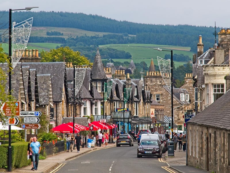 A perfect getaway for those who love active holidays in the outdoors. As well as the gorgeous scenery, Blair Atholl Distillery and Blair Castle are nearby, as are the Falls of Bruar, a scenic walk featuring a series of waterfalls.