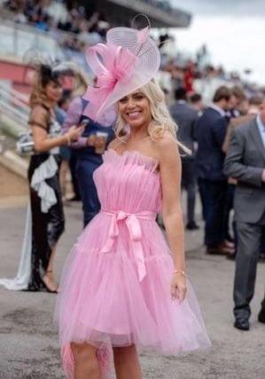 One of the stunning outfits on display at the 2023 St Leger Festival at Doncaster Racecourse