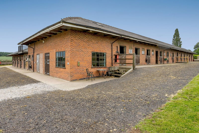 Warren Farm features this block containing stables for 27 horses. It may hold some further development potential, subject to gaining the necessary planning consents.