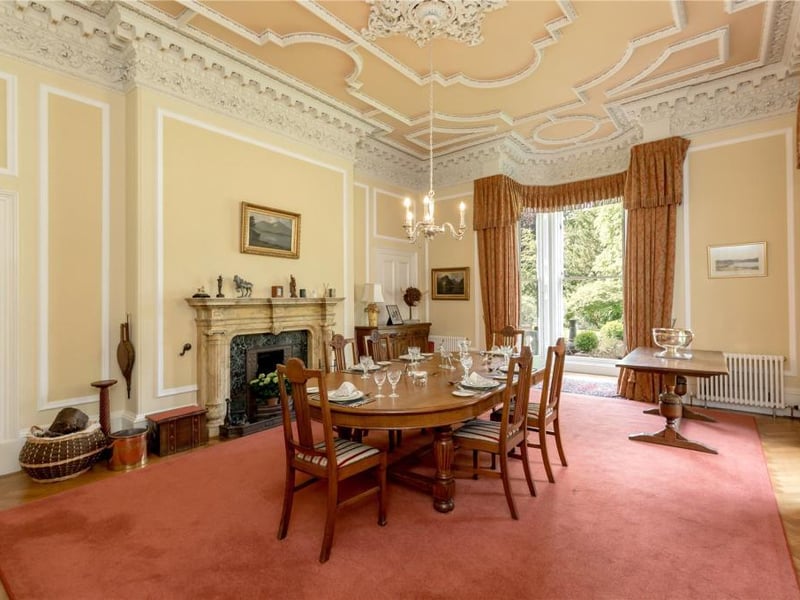 Dining room.