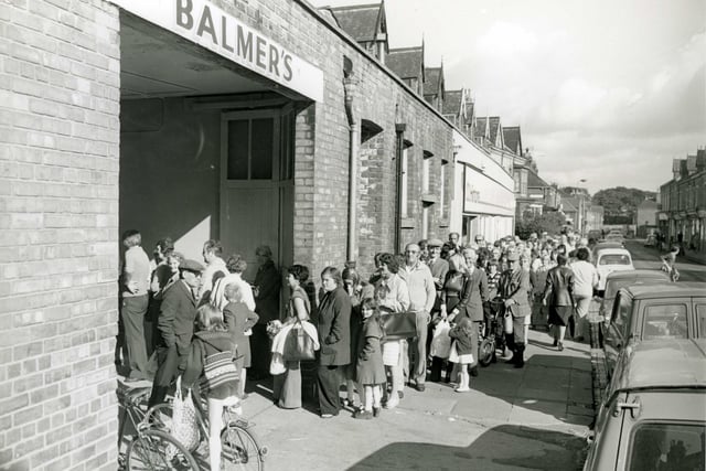 Balmer's Bakery in Murray Street always seemed to have the loveliest aroma of bread in the 70s. Remember this?