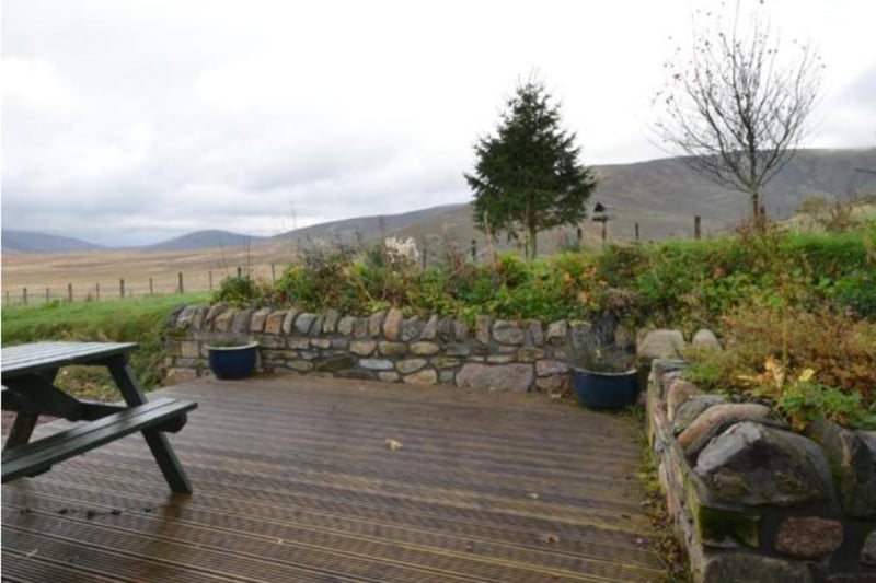 Complete with a pool room, this quaint and peaceful cottage is situated in whisky country, and surrounded by the hills near Tomintoul.