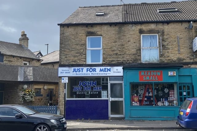 This stone fronted end of terrace building on Crookes is a ground floor former barbers shop with residential to the upper floors. It had a guide price of £125,000 and sold for £162,000.