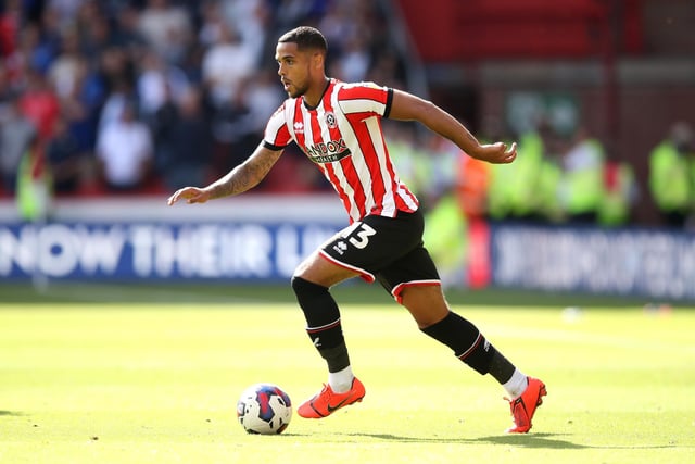 If Rhys Norrington-Davies was fit, it’d be a fascinating battle between the two and that’s not discounting Enda Stevens, who’s been a superb servant to this club since he joined. Lowe was starting to play his best football for the Blades when he picked up his injury