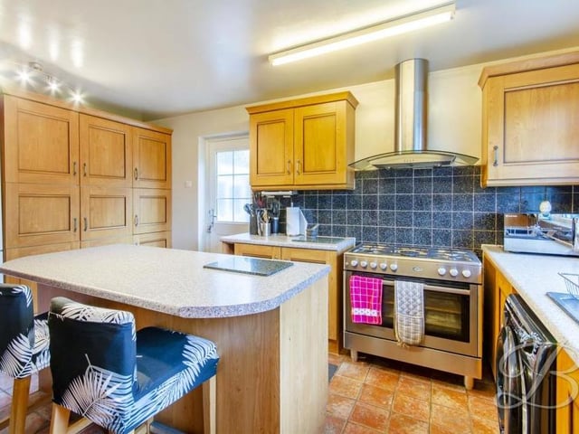 Wren Kitchens' state-of-the-art showrooms are a source of inspiration for customers. If you can imagine yourself fuelling their dreams, this job as a kitchen sales consultant in Mansfield could be just for you. The target earnings are £46,000-plus.