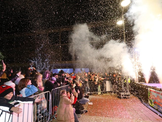 Palmerston Road Christmas lights switch on. Picture: Chris Moorhouse (251121-54).