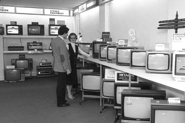Part of the new showroom of Thomas Lynn in 1982. Does it bring back memories?