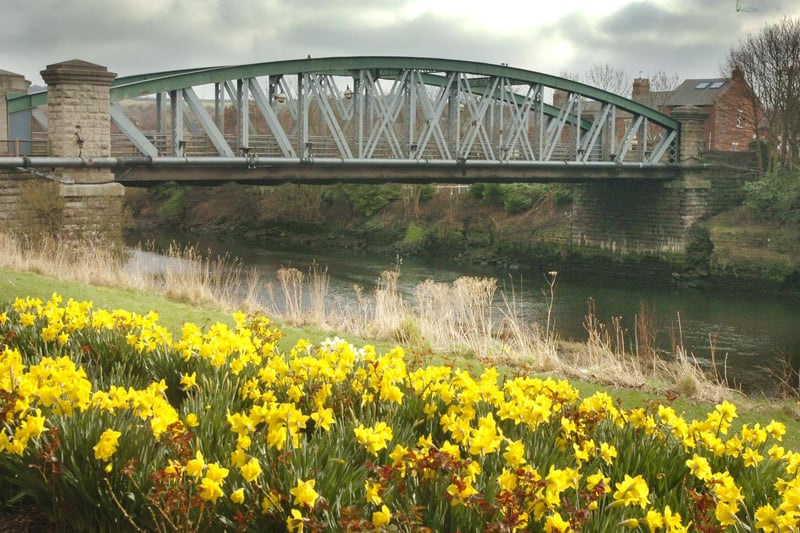 Fatfield Bridge was originally built in 1889 at a cost of £8,000. It was officially opened on 29 January 1890 by the 3rd Earl of Durham. Take the road to the left of the bridge - passing cottages on the left and the River Wear to the right.
