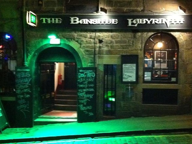This popular bar is thought to be haunted by a screaming woman - the banshee. The pub has a maze of rooms that extend off the main bar – hence the second part of the name.