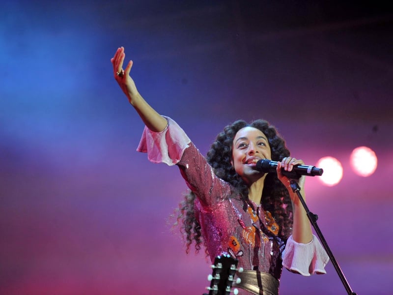 Born in Leeds, singer-songwriter Corinne Bailey Rae also went on to study at the University of Leeds. She is best known for her 2006 single ‘Put Your Records On’. She has an estimated net worth of £3.1 million.