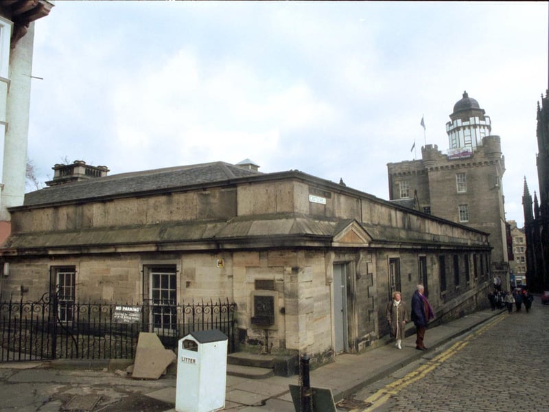 Situated at the top of Castlehill, the highest point in central Edinburgh, this 19th century former reservoir once contained the city's chief water supply. It is now occupied by the Tartan Weaving Mill.
