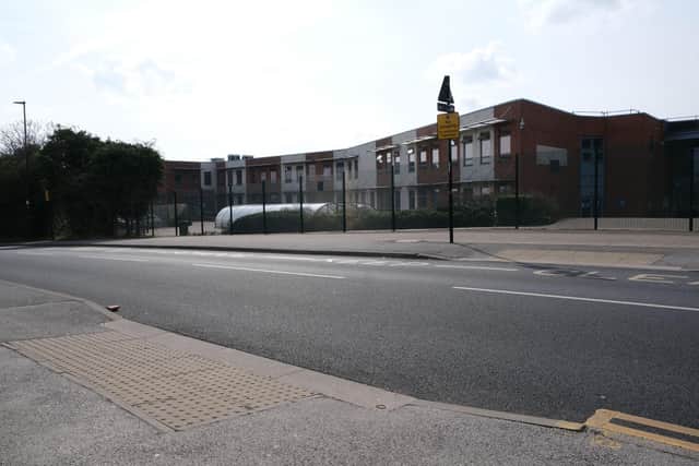 MP Louise Haigh and Meadowhead School Academy Trust are calling for a pedestrian crossing on Dyche Lane outside of the school.