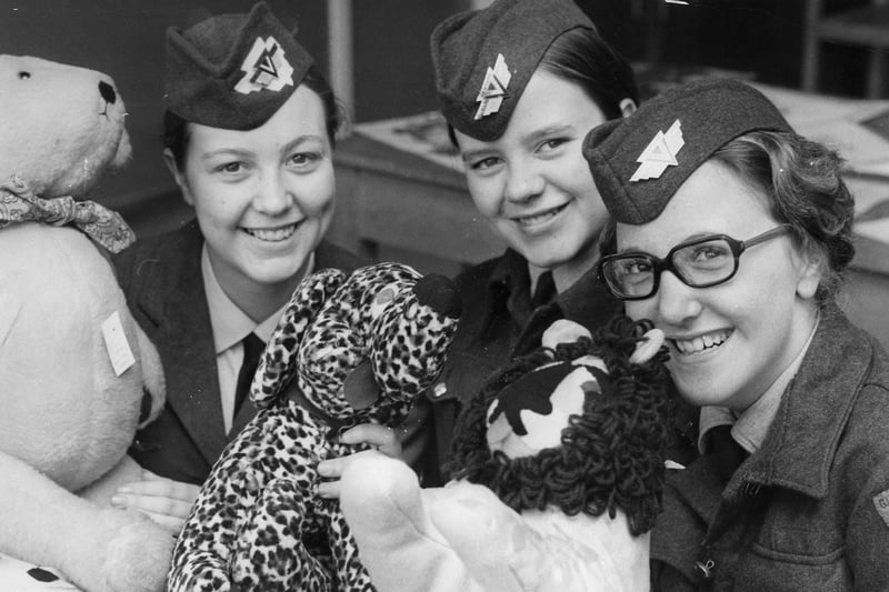 Units from Northumberland and Durham attended the annual regional festival of the Air Wing of the Girls Venture Corps at Brinkburn Secondary School in April 1971. Were you there?
