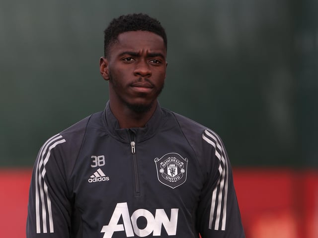 Leeds United could turn their attention to Manchester United defender Axel Tuanzebe should they fail to bring Ben White back to Elland Road. (The Sun)