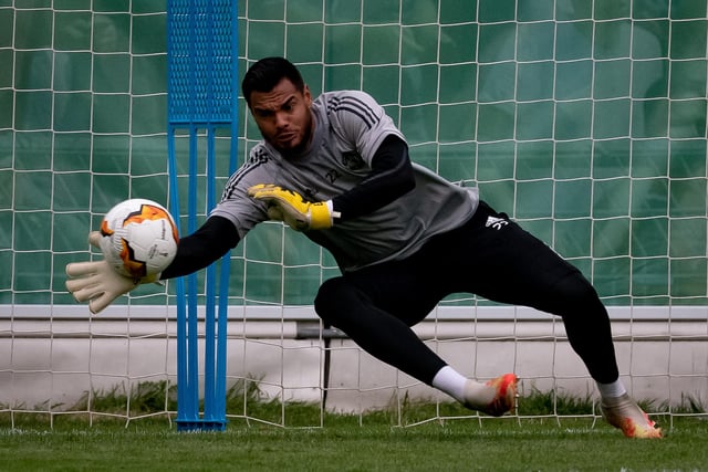 Everton could further sure up their defence with manager Carlo Ancelloti interested in Manchester United goalkeeper Sergio Romero, while Leeds are also keen 
on the Argentina international. (Sunday Mirror)