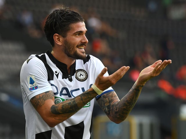 Leeds are still keen on signing Argentina international midfielder Rodrigo de Paul from Udinese. The Italian club have reportedly lowered their demands to £27.5m plus bonuses for the 26-year-old. (Fabrizio Romano)