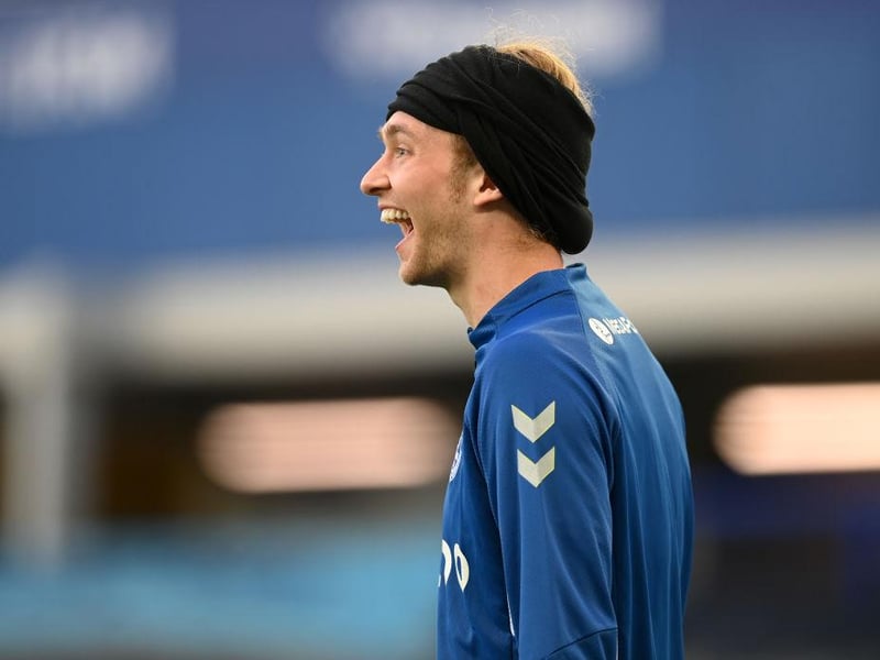 Everton are talking up a potential swap deal between Tom Davies and Newcastle United midfielder Sean Longstaff. (Chronicle)
(Photo by Michael Regan/Getty Images)