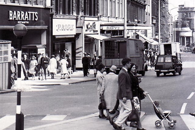 Our picture shows Fargate, Sheffield, in the early 1960s with Davy's Cafe, three doors below Barratts shoe shop.  Davy's was a popular eating place.  The premises are now occupied by W.H. Smith's.