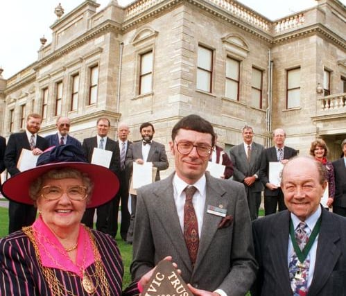 Mayor Dorothy Layton presents an award to Peter Gordon Smith in 1996.
