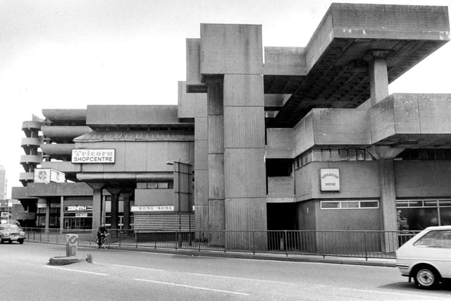 In this picture from the Tricorn Centre in 1988, you can see Zenith and other businesses.