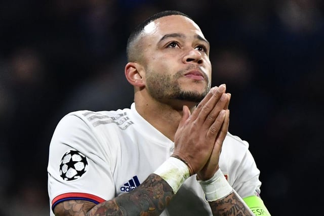 Arsenal are considering a move for Lyon forward Memphis Depay should Pierre-Emerick Aubameyang depart the club. (Le10Sport)