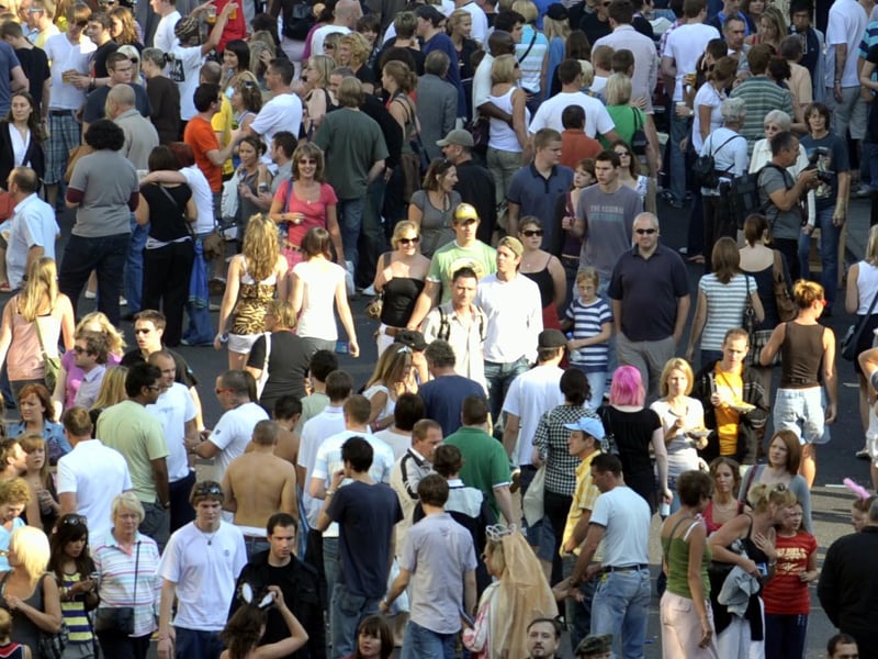 Thousands flock to Love Albert Road Day in 2008. PICTURE: ALLAN HUTCHINGS (083941-878)