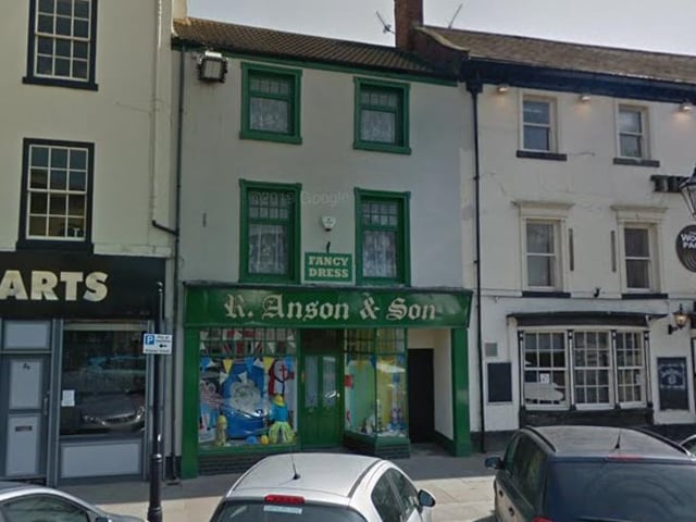 Marketed by Tudor Sales & Lettings, 0113 451 2982.