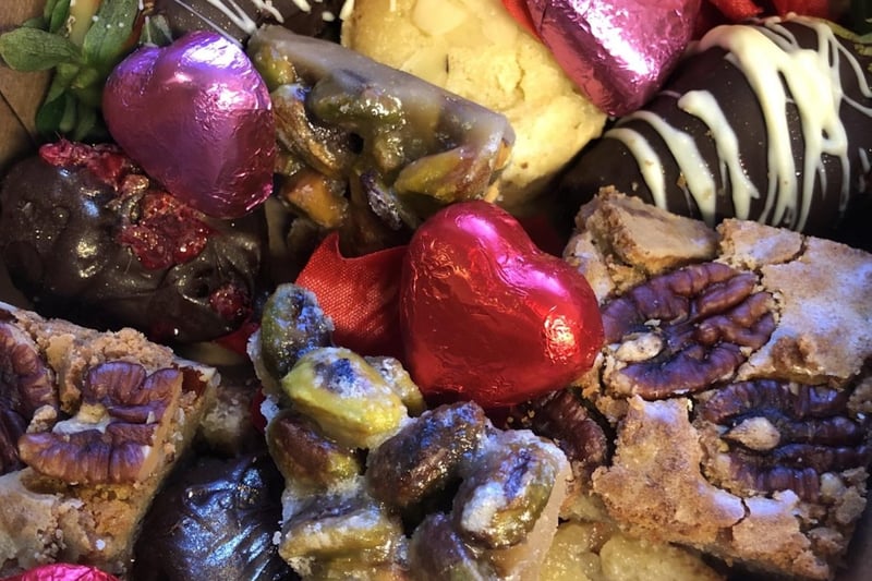 Brampton Manor’s Homemade Petit Four Sweet Treat Box includes a selection of handmade cakes – Pecan Blondie, Raspberry Frangipane, Honeycomb with Raspberry Dark Chocolate finished with Chocolate covered Strawberries. Available to order for collection. Purchase online: https://bramptonmanor.co.uk
