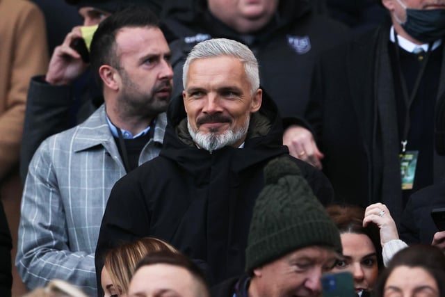 St Mirren’s Premiership clash with Celtic on Wednesday will go ahead despite the Buddies being hit by a Covid-19 outbreak. Jim Goodwin is set to be without up to eight first-team regulars plus a member of backroom staff with only ten fit outfield players. It will be the same predicament when they face Rangers on Boxing Day. (Scottish Sun)