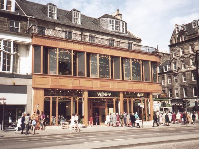 They were once numerous, but Wimpy’s burger restaurants are no longer commonplace in Edinburgh. This Princes Street Wimpy was opened in 1984 but was turned into a Burger King in the 90s.
