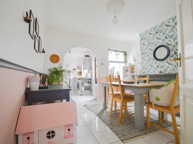 This two bed terraced house is described as “deceptively spacious,” and is situated within easy access to the city centre. This property was first listed on 10 March. It was first reduced by £10,000 on 2 June, and was then again reduced by £10,000 on 6 June, 26 June and 17 October. It is currently available for offers over £150,000.