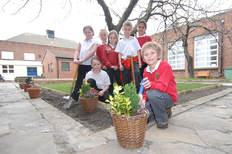 The Groundworks organisation transformed a space at Bedewell Primary School into a summer garden in 2008 and here it is!