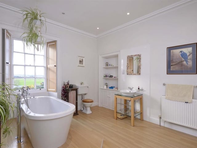 Master bedroom en-suite.