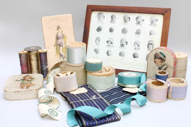 Early 20th century milliner's haberdashery items.