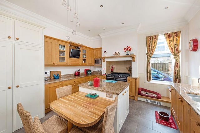 This spacious and bright kitchen means there's plenty of space to fry up some grub.