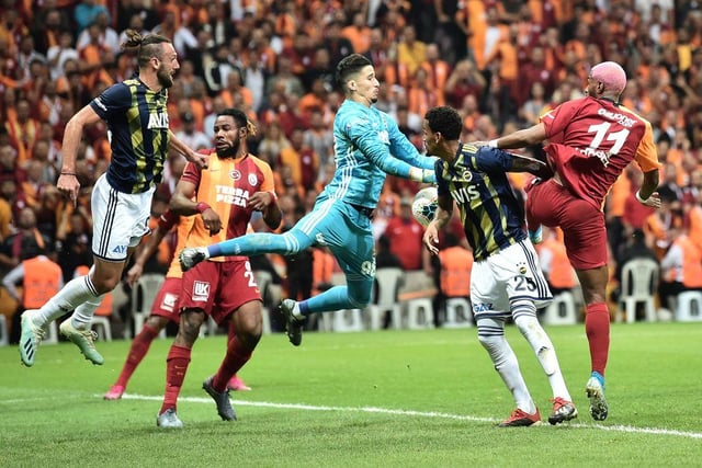 Fenerbahce goalkeeper Altay Bayindir is being closely monitored by Sheffield United and Ajax. (Fanatik via Turkish Football)