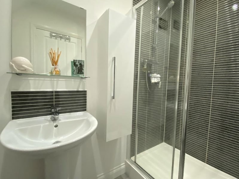 Master bedroom en-suite.