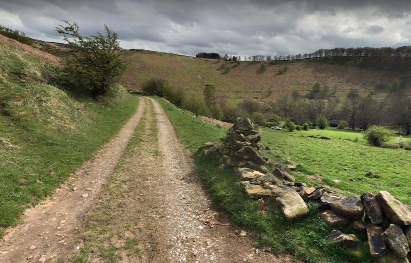 Hathersage Circular Walk is a 10.5 kilometre loop trail that features beautiful wild flowers and is good for all skill levels.